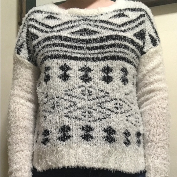 Mudd S B&W Sweater - Picture 1 of 4
